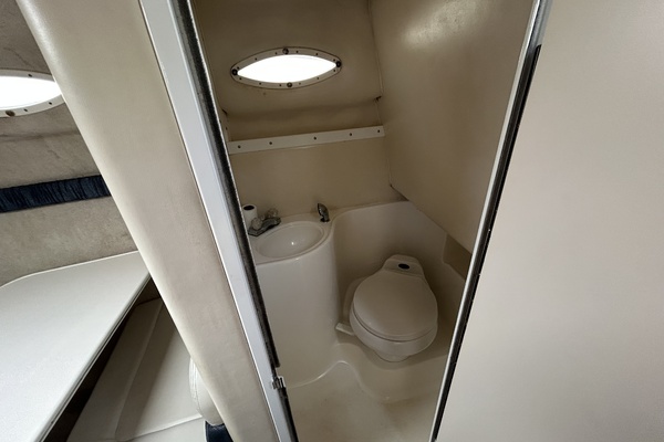 27ft Wellcraft Yacht For Sale