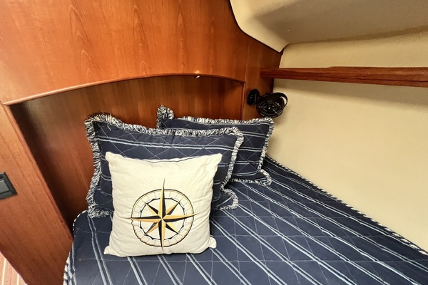 Mt  Olympus 41ft Hunter Yacht For Sale