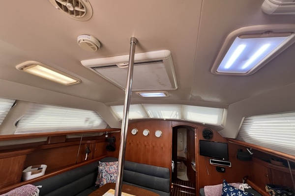 Mt  Olympus 41ft Hunter Yacht For Sale