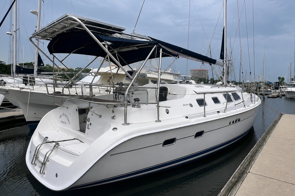 2007 Hunter 41 Deck Salon