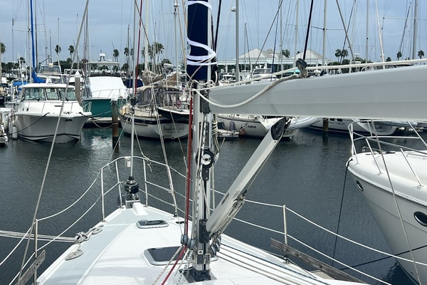Mt  Olympus 41ft Hunter Yacht For Sale