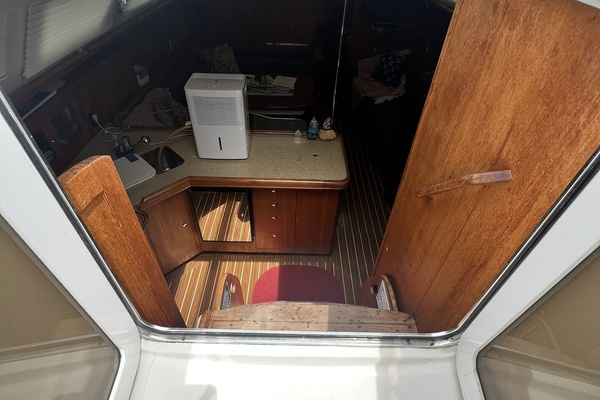 Mt  Olympus 41ft Hunter Yacht For Sale