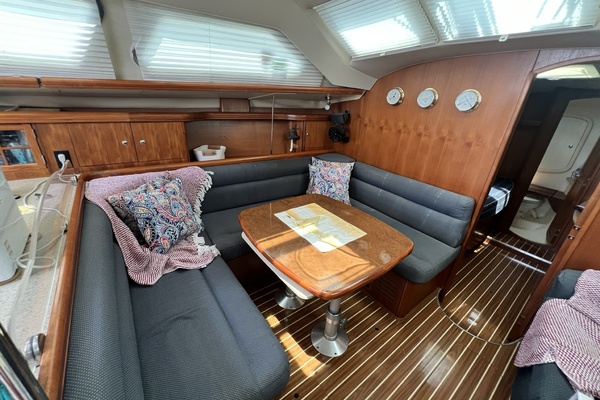 Mt  Olympus 41ft Hunter Yacht For Sale