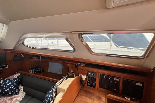Mt  Olympus 41ft Hunter Yacht For Sale