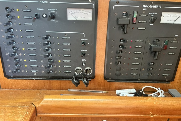 Mt  Olympus 41ft Hunter Yacht For Sale