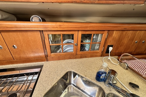 Mt  Olympus 41ft Hunter Yacht For Sale