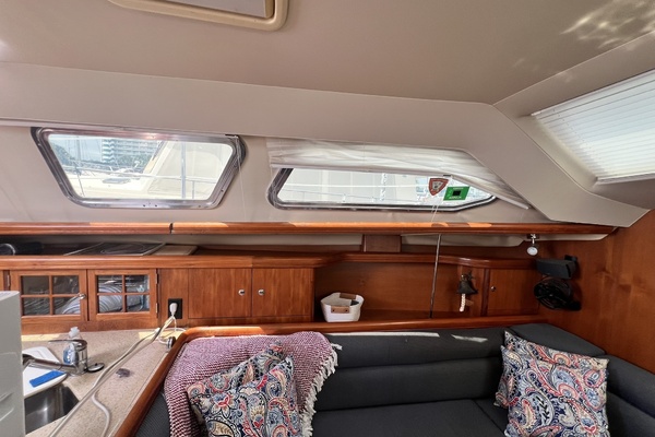 Mt  Olympus 41ft Hunter Yacht For Sale