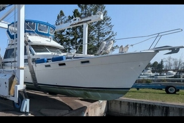 38ft Bayliner Yacht For Sale