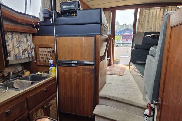 38ft Bayliner Yacht For Sale