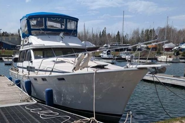 38ft Bayliner Yacht For Sale