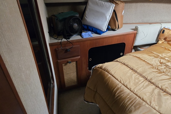 38ft Bayliner Yacht For Sale