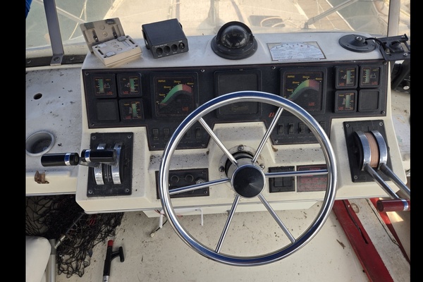 38ft Bayliner Yacht For Sale