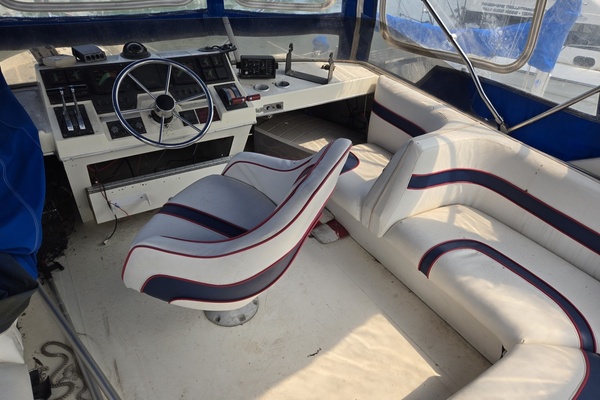 38ft Bayliner Yacht For Sale