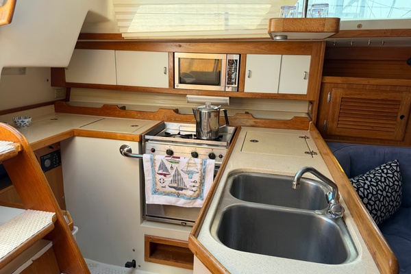 Magnolia 36ft Catalina Yacht For Sale