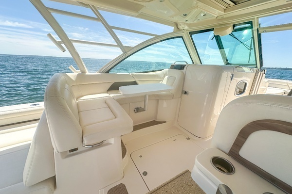 2015 Grady-White 37