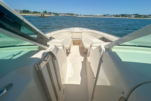 2015 Grady-White 37