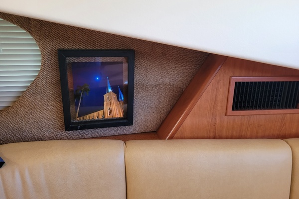 Midnight Blue 35ft Silverton Yacht For Sale