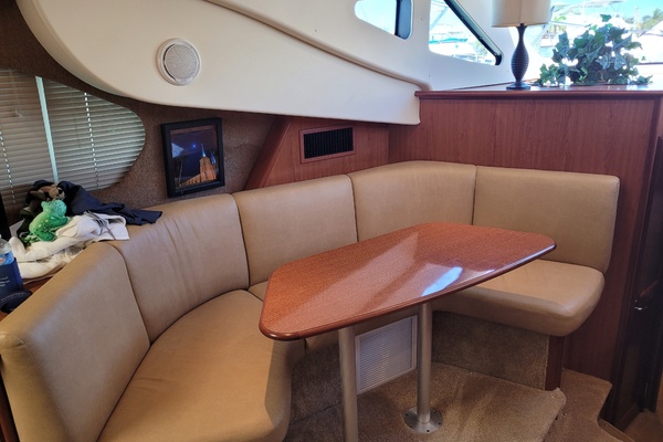 Midnight Blue 35ft Silverton Yacht For Sale