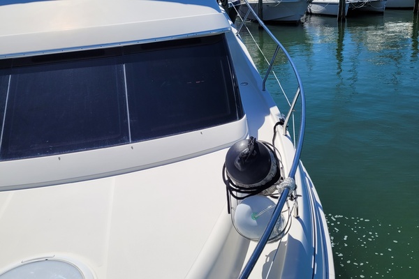 Midnight Blue 35ft Silverton Yacht For Sale
