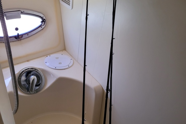 Midnight Blue 35ft Silverton Yacht For Sale