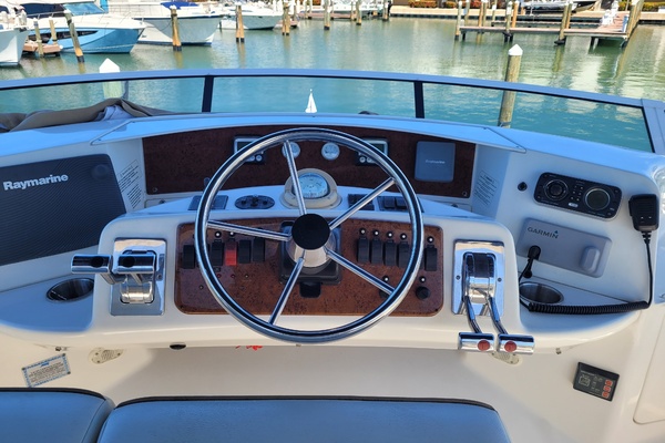 Midnight Blue 35ft Silverton Yacht For Sale