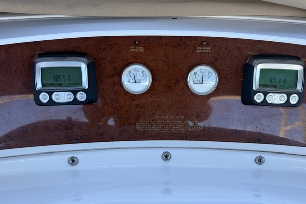 Midnight Blue 35ft Silverton Yacht For Sale