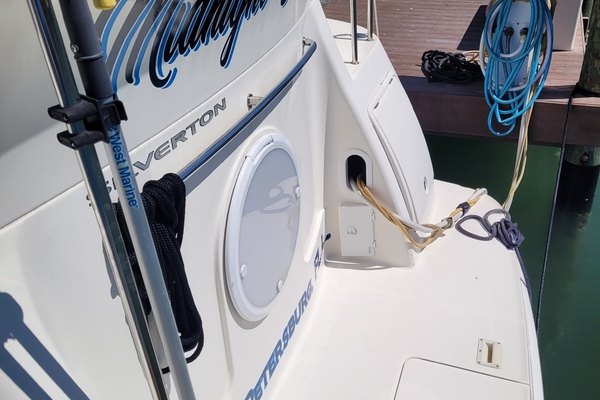 Midnight Blue 35ft Silverton Yacht For Sale