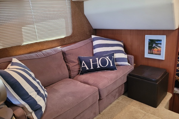 Midnight Blue 35ft Silverton Yacht For Sale