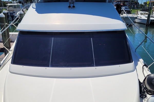 Midnight Blue 35ft Silverton Yacht For Sale