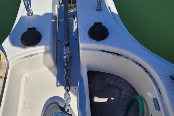 Midnight Blue 35ft Silverton Yacht For Sale