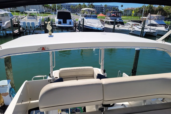 Photo of the 2008 Silverton 35 MY "Midnight Blue"