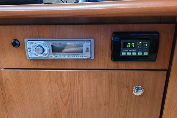 Midnight Blue 35ft Silverton Yacht For Sale
