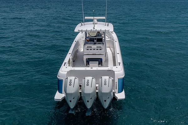 2023 Intrepid 37