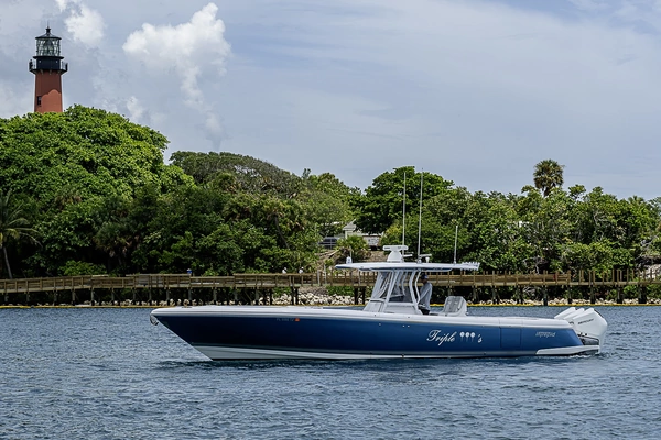 2023 Intrepid 37