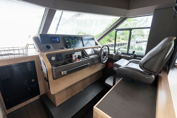 BACKSTAGE 66ft Azimut Yacht For Sale