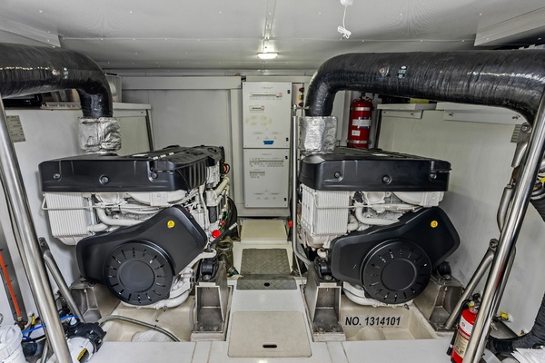 BACKSTAGE 66ft Azimut Yacht For Sale