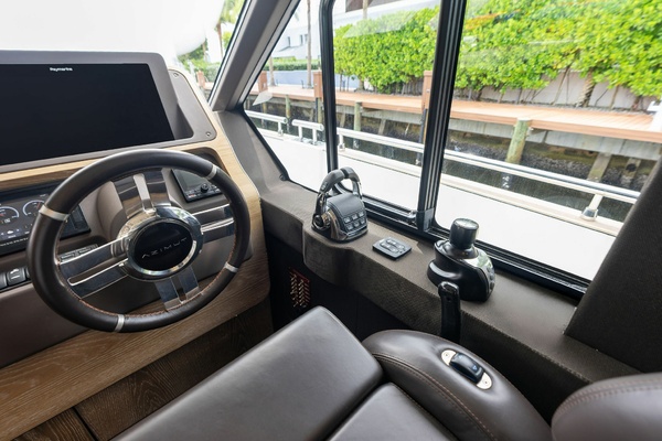 BACKSTAGE 66ft Azimut Yacht For Sale