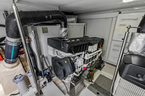 BACKSTAGE 66ft Azimut Yacht For Sale