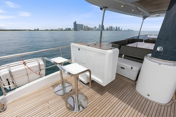 BACKSTAGE 66ft Azimut Yacht For Sale