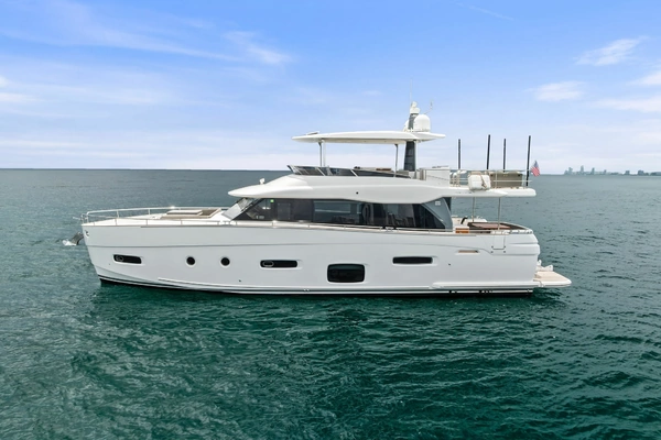 2021 Azimut 66