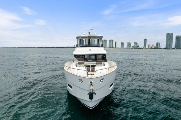 2021 Azimut 66
