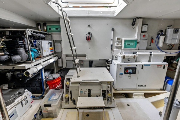 BACKSTAGE 66ft Azimut Yacht For Sale