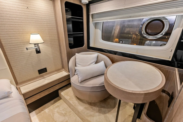 2021 Azimut 66