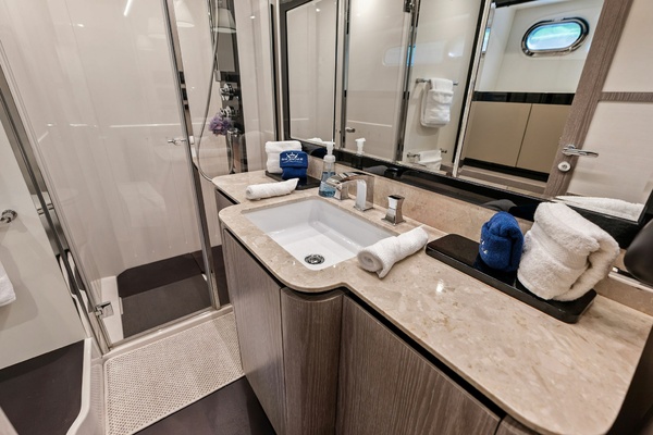 BACKSTAGE 66ft Azimut Yacht For Sale