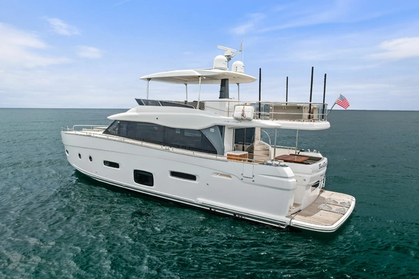 2021 Azimut 66