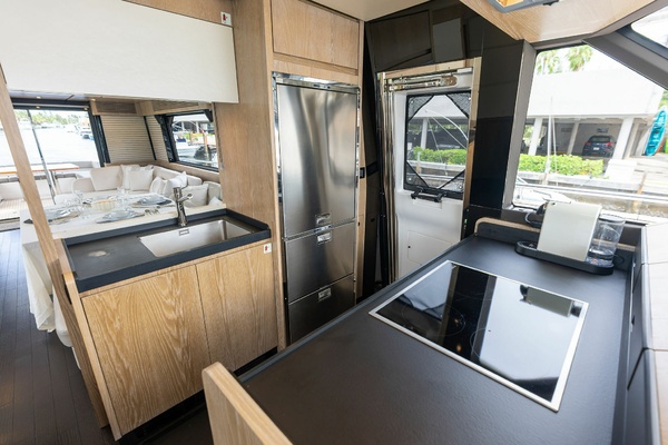 BACKSTAGE 66ft Azimut Yacht For Sale
