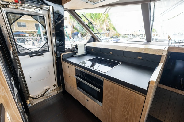 BACKSTAGE 66ft Azimut Yacht For Sale