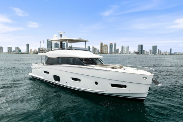 BACKSTAGE 66ft Azimut Yacht For Sale