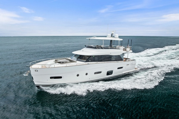 BACKSTAGE 66ft Azimut Yacht For Sale