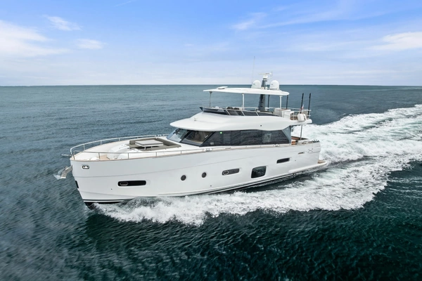 2021 Azimut 66